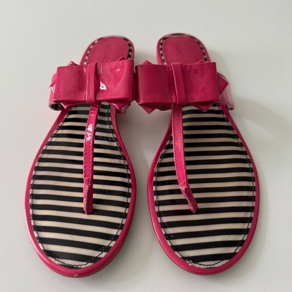 Arturo Chiang Pink and Black Sandals with Bow Detail - Picture 1 of 9